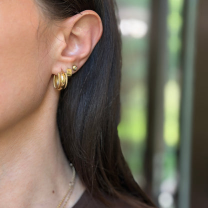Estate 14KT Yellow Gold Ridged Huggie Hoop Earrings 17mm - LSJ