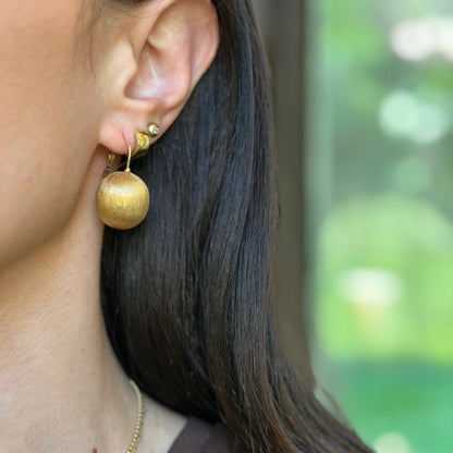 Estate 14KT Yellow Gold Matte 18mm Ball Lever Back Earrings