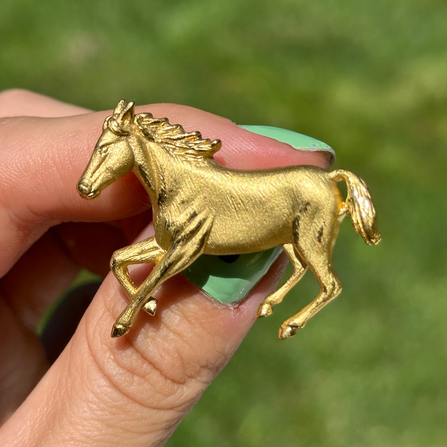 Estate 18KT Yellow Gold Matte 3D Horse Pin Brooch