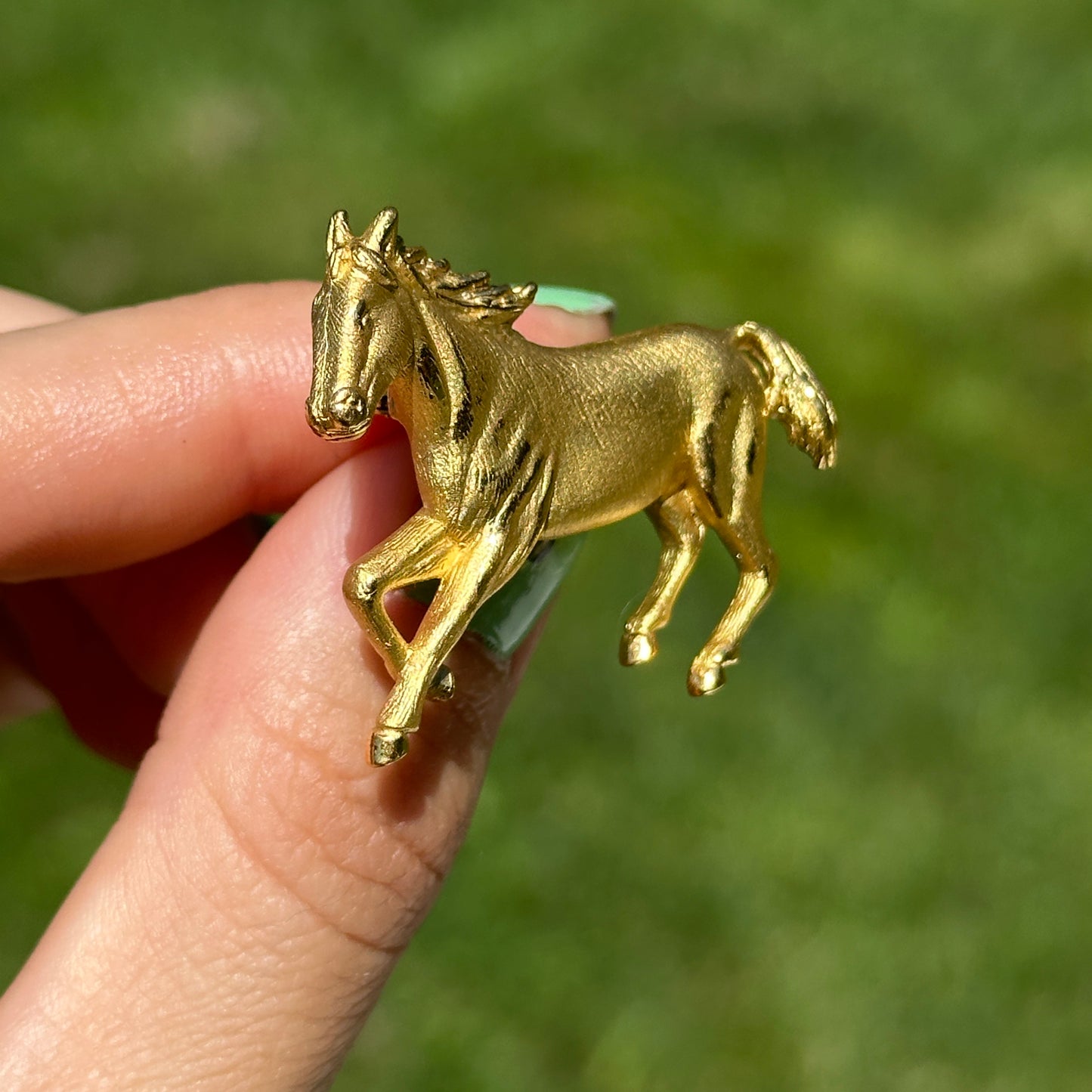 Estate 18KT Yellow Gold Matte 3D Horse Pin Brooch