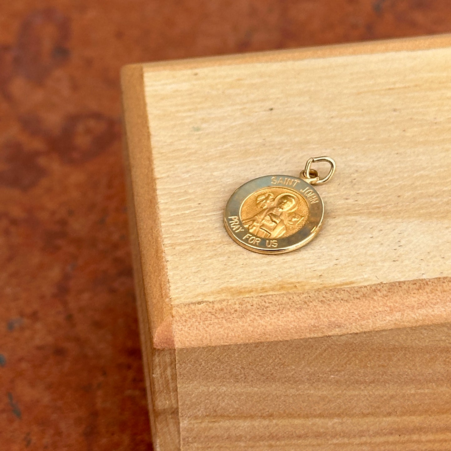 14KT Yellow Gold Saint John Baptist Round Medal Pendant 12mm