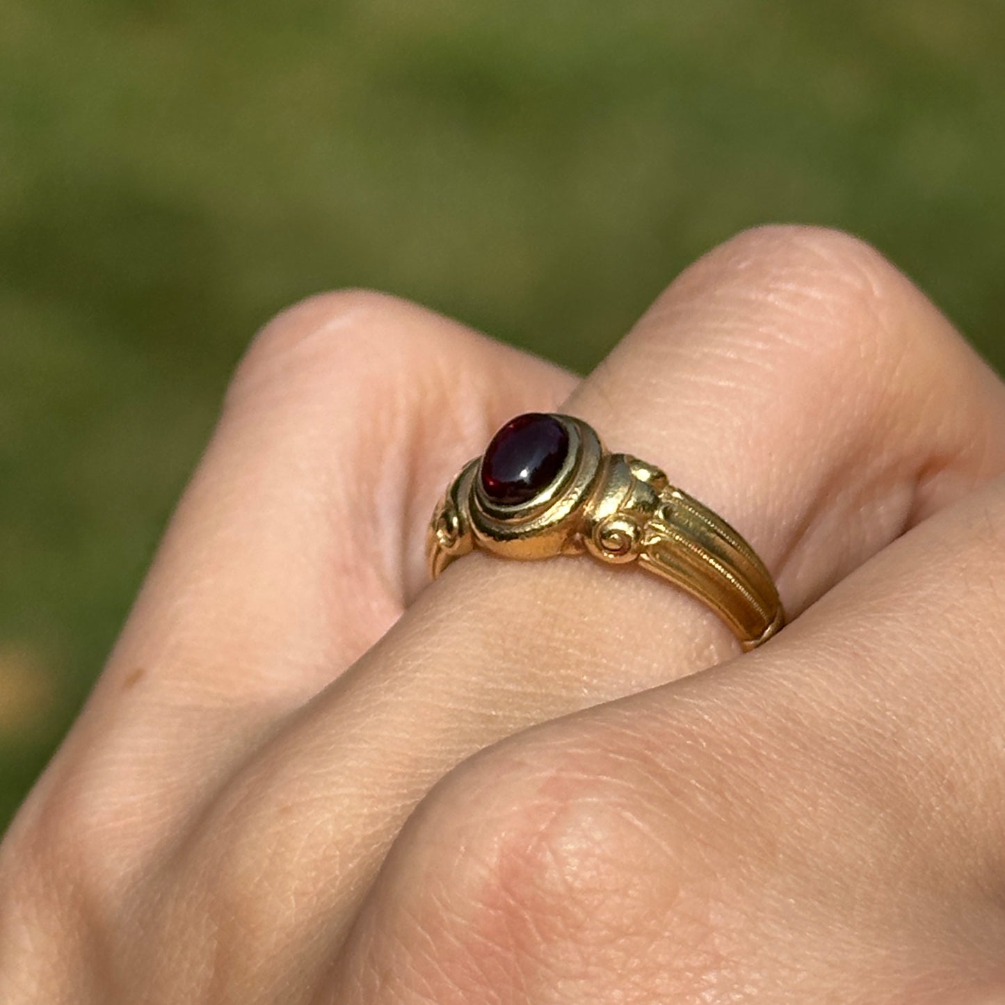 Estate 18KT Yellow Gold Oval Rhodolite Garnet Etruscan Ring