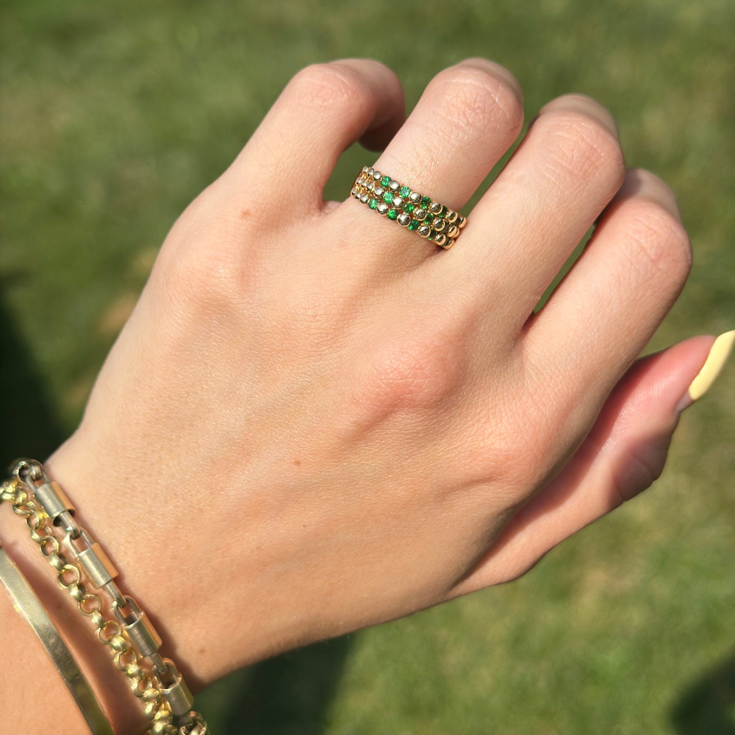 Estate 14KT Yellow Gold Tsavorite Garnet Beaded Band Ring
