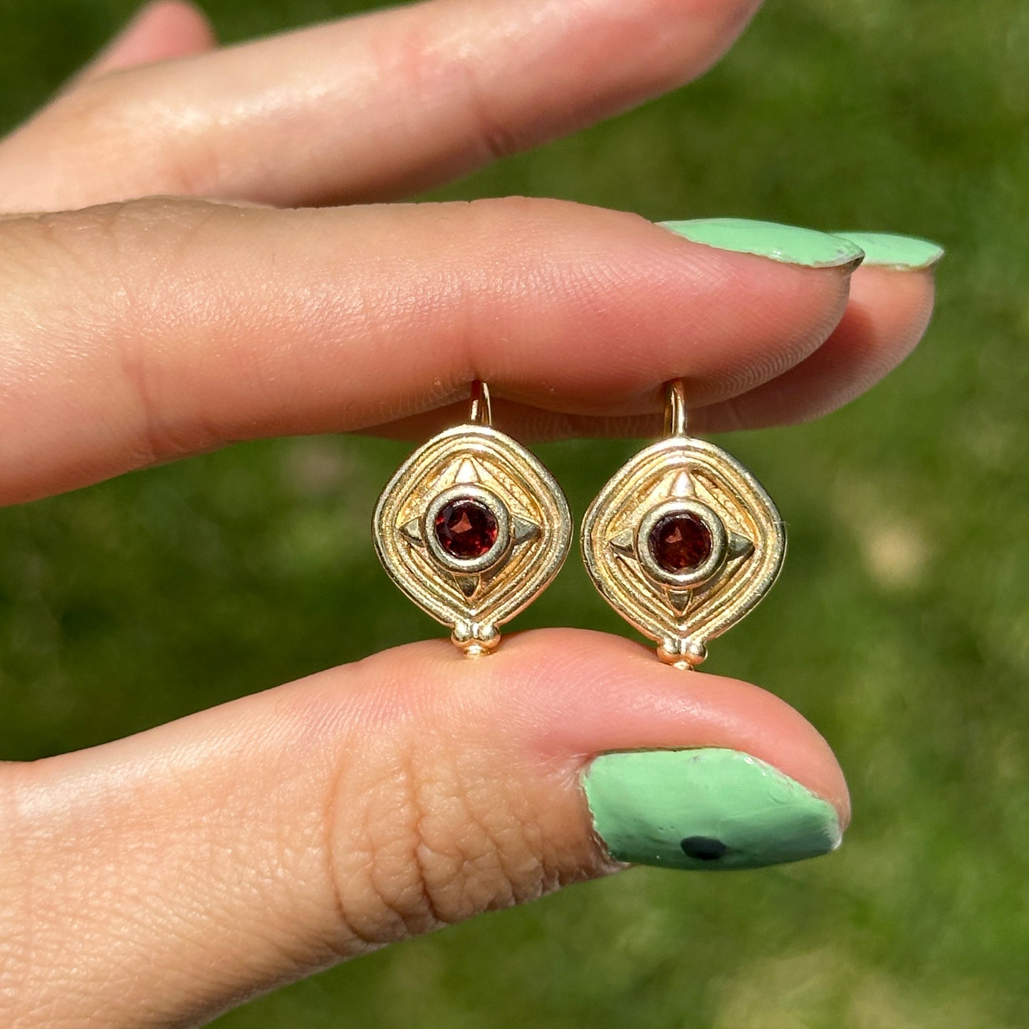Estate Byzantine 14KT Yellow Gold Bezeled Garnet Drop Earrings
