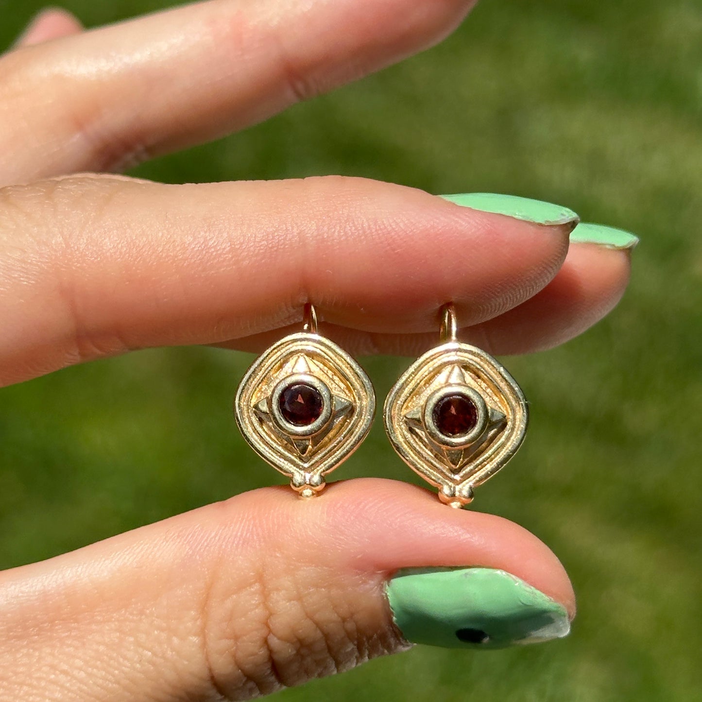 Estate Byzantine 14KT Yellow Gold Bezeled Garnet Drop Earrings