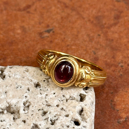 Estate 18KT Yellow Gold Oval Rhodolite Garnet Etruscan Ring