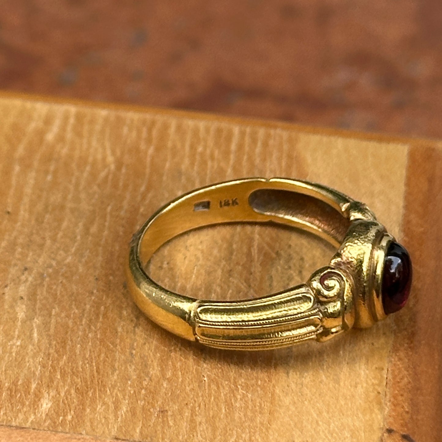 Estate 18KT Yellow Gold Oval Rhodolite Garnet Etruscan Ring
