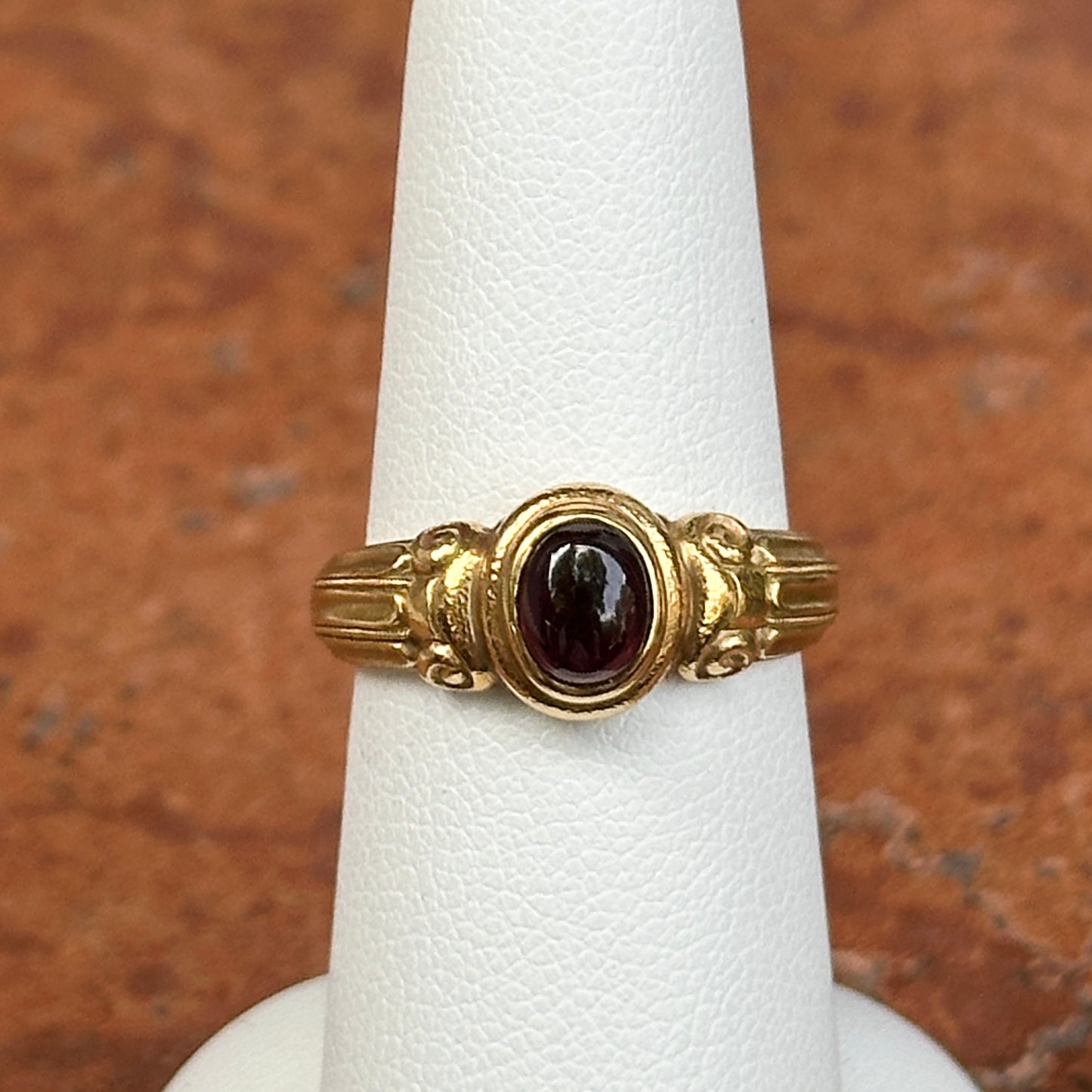 Estate 18KT Yellow Gold Oval Rhodolite Garnet Etruscan Ring