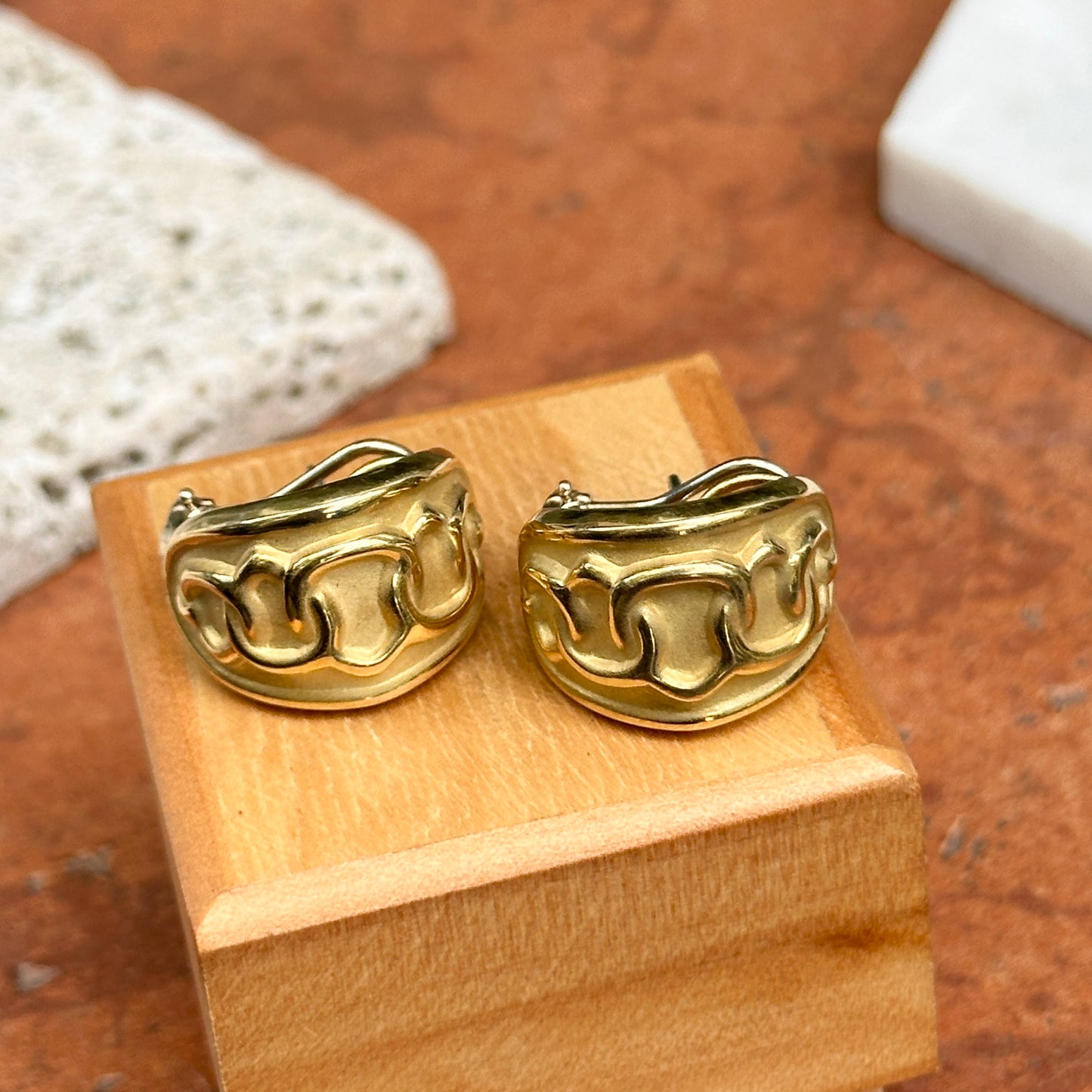 Estate Byzantine 18KT Yellow Gold Raised Chain Link J Hoop Earrings