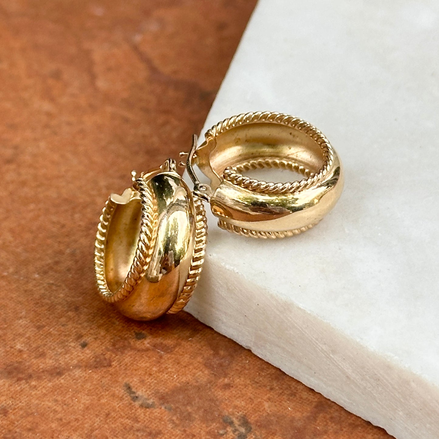 Estate 14KT Yellow Gold Ridged Huggie Hoop Earrings 17mm - LSJ