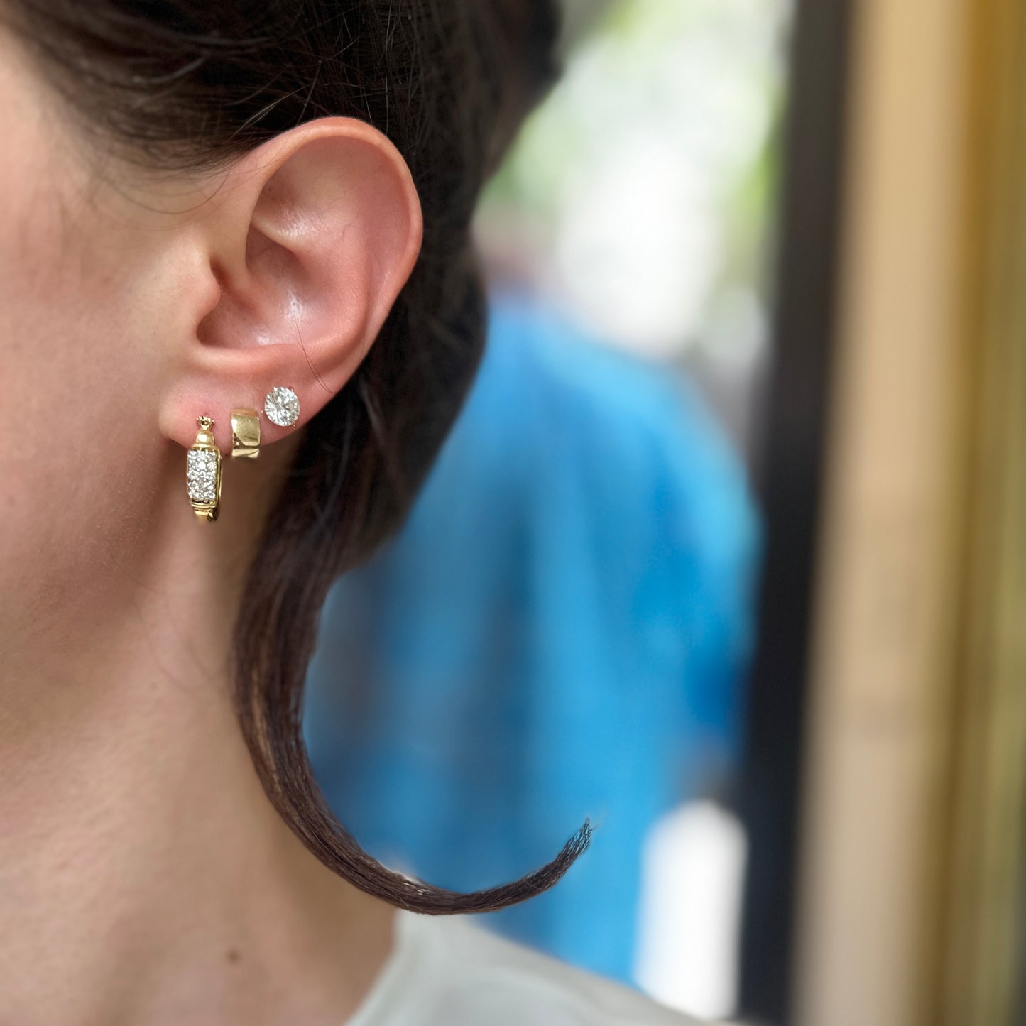 18KT Yellow Gold Multi Round Diamond Oval Hoop Earrings