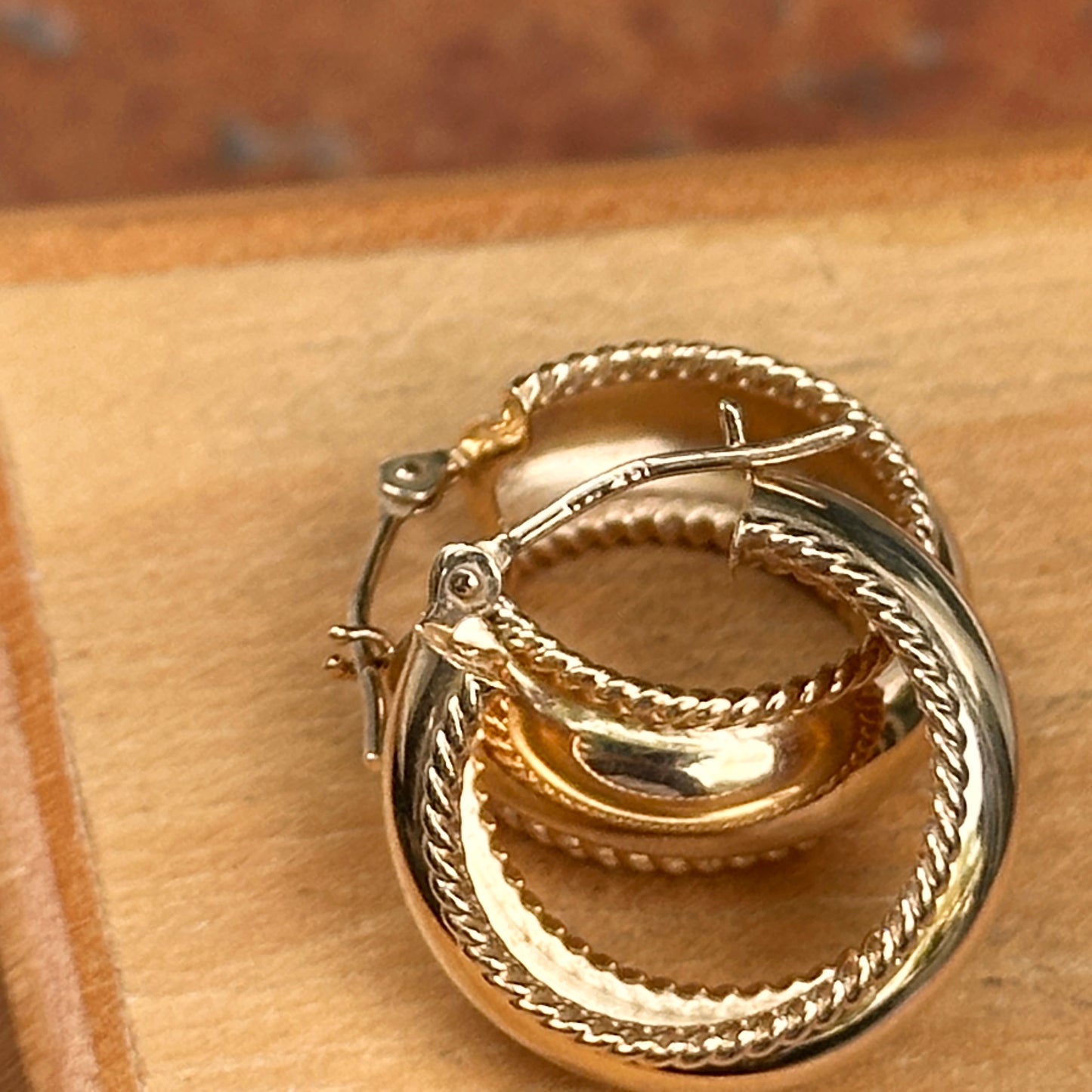 Estate 14KT Yellow Gold Ridged Huggie Hoop Earrings 17mm - LSJ