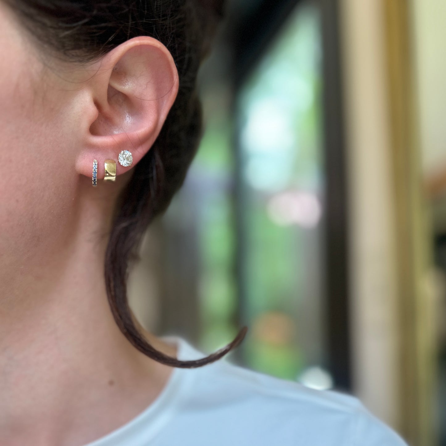 14KT Yellow Round Ombre Sapphire Small Huggie Hoop Earrings