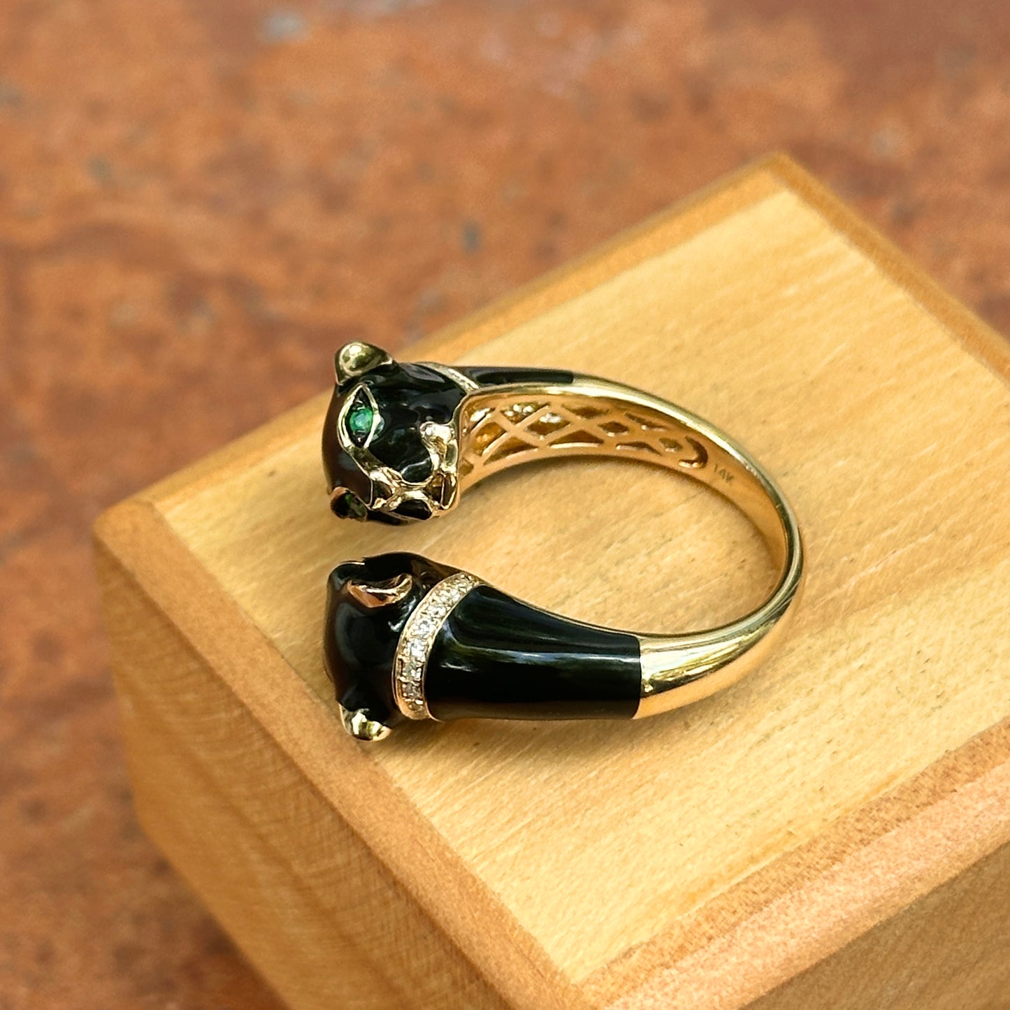 Estate Effy 14KT Yellow Gold Pave Diamond Black Enamel + Emerald Eye Panther Cat Ring