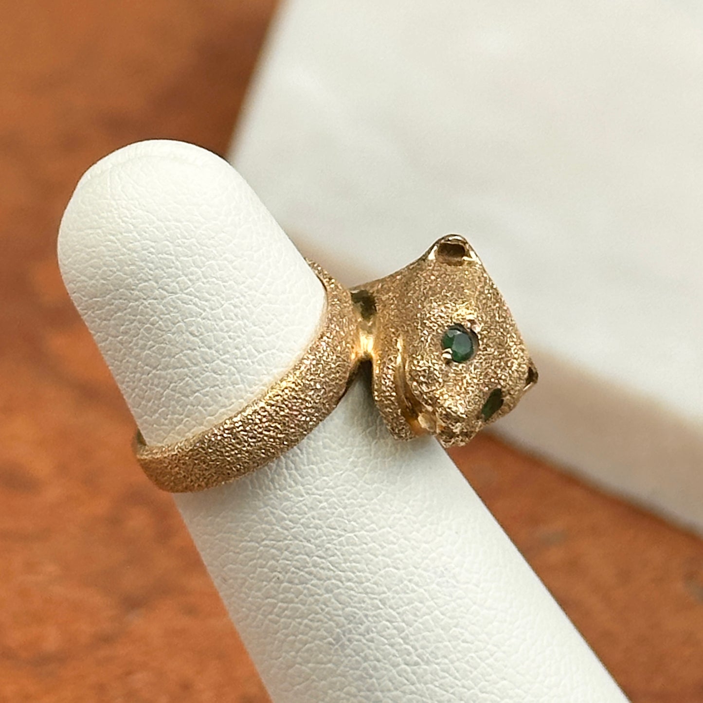 Estate 14KT Yellow Gold Sandblasted Panther Emerald Ring