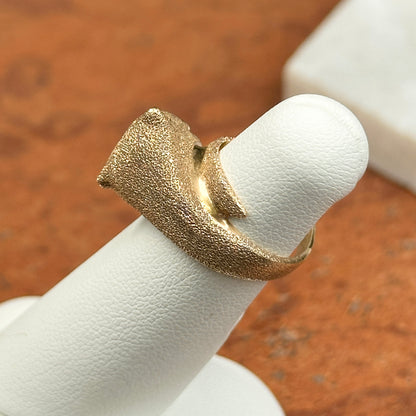 Estate 14KT Yellow Gold Sandblasted Panther Emerald Ring