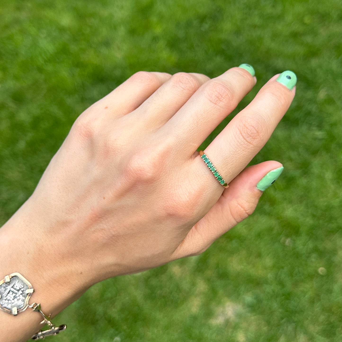 Estate 14K Yellow Gold Round Emeralds Thin Band Ring