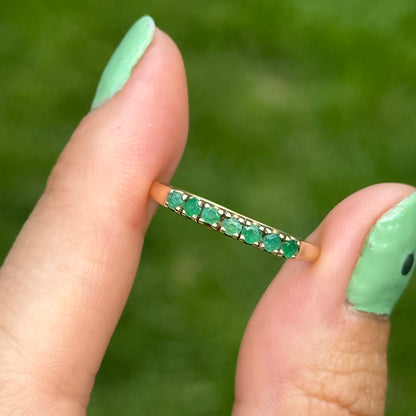 Estate 14K Yellow Gold Round Emeralds Thin Band Ring