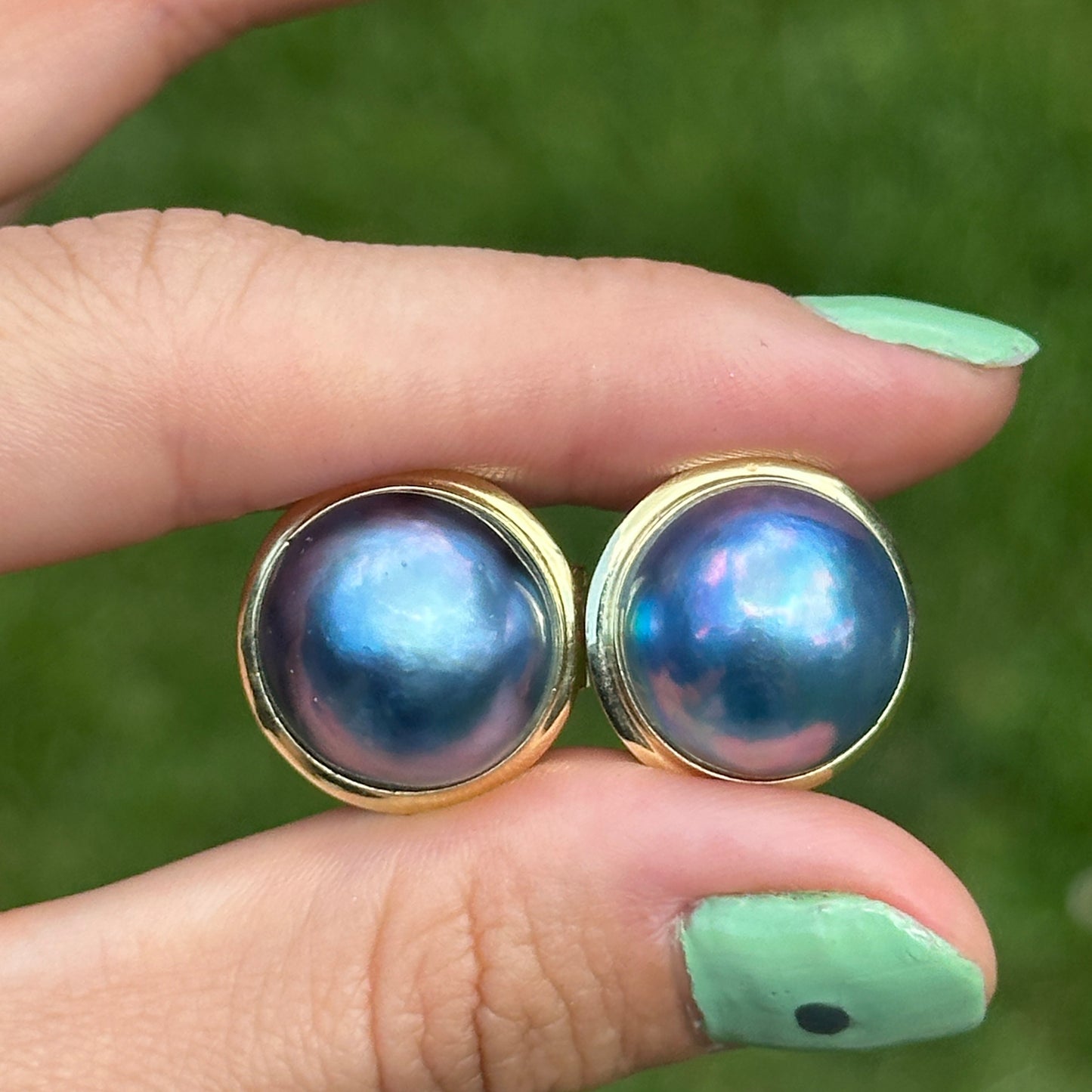 Estate 14K Yellow Gold Dyed Round Mabe Pearl Bezel Earrings