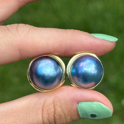 Estate 14K Yellow Gold Dyed Round Mabe Pearl Bezel Earrings