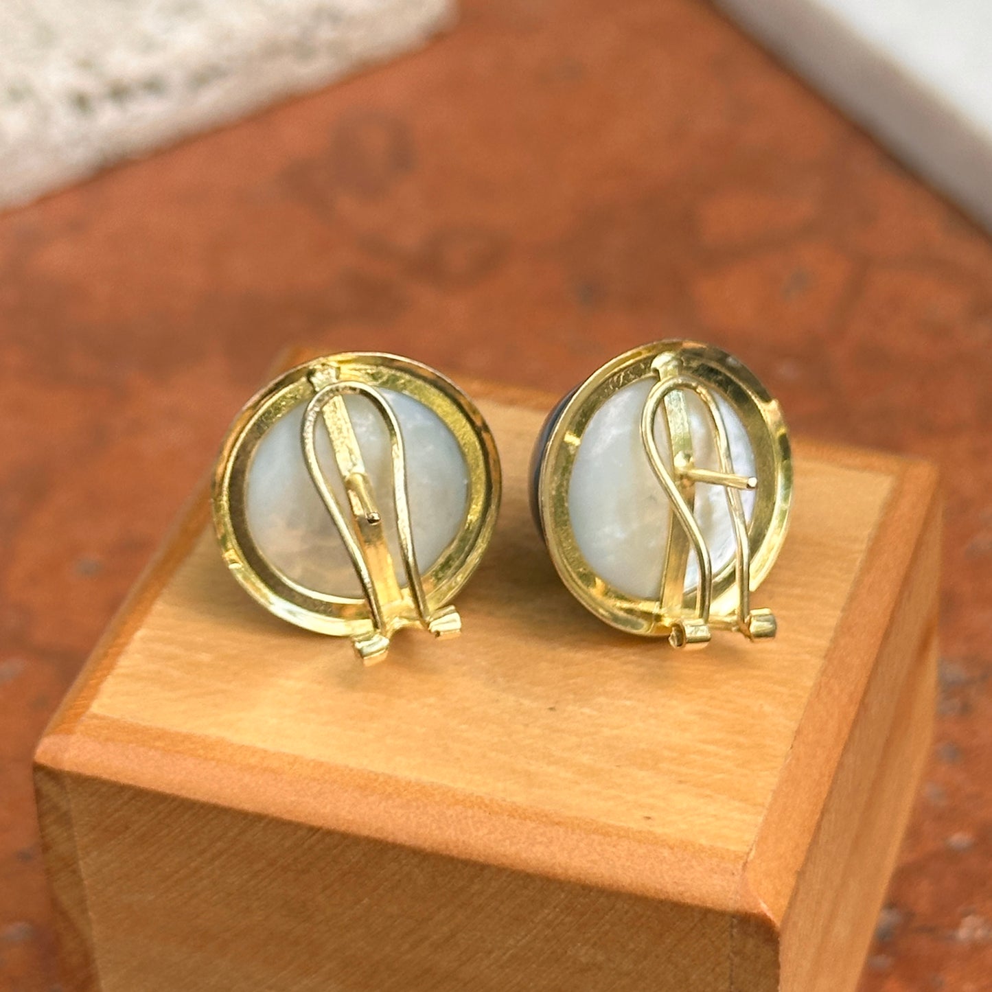Estate 14K Yellow Gold Dyed Round Mabe Pearl Bezel Earrings