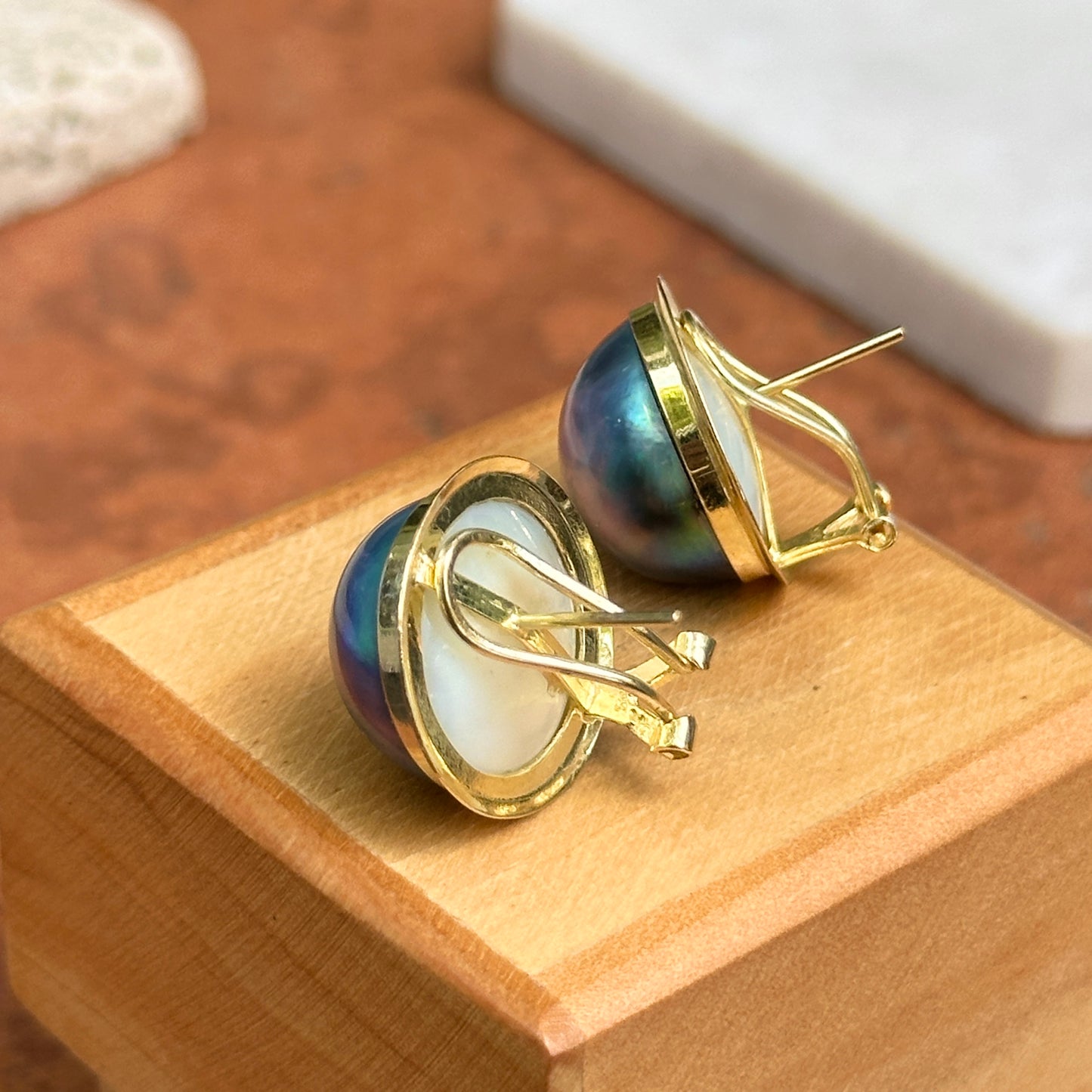 Estate 14K Yellow Gold Dyed Round Mabe Pearl Bezel Earrings