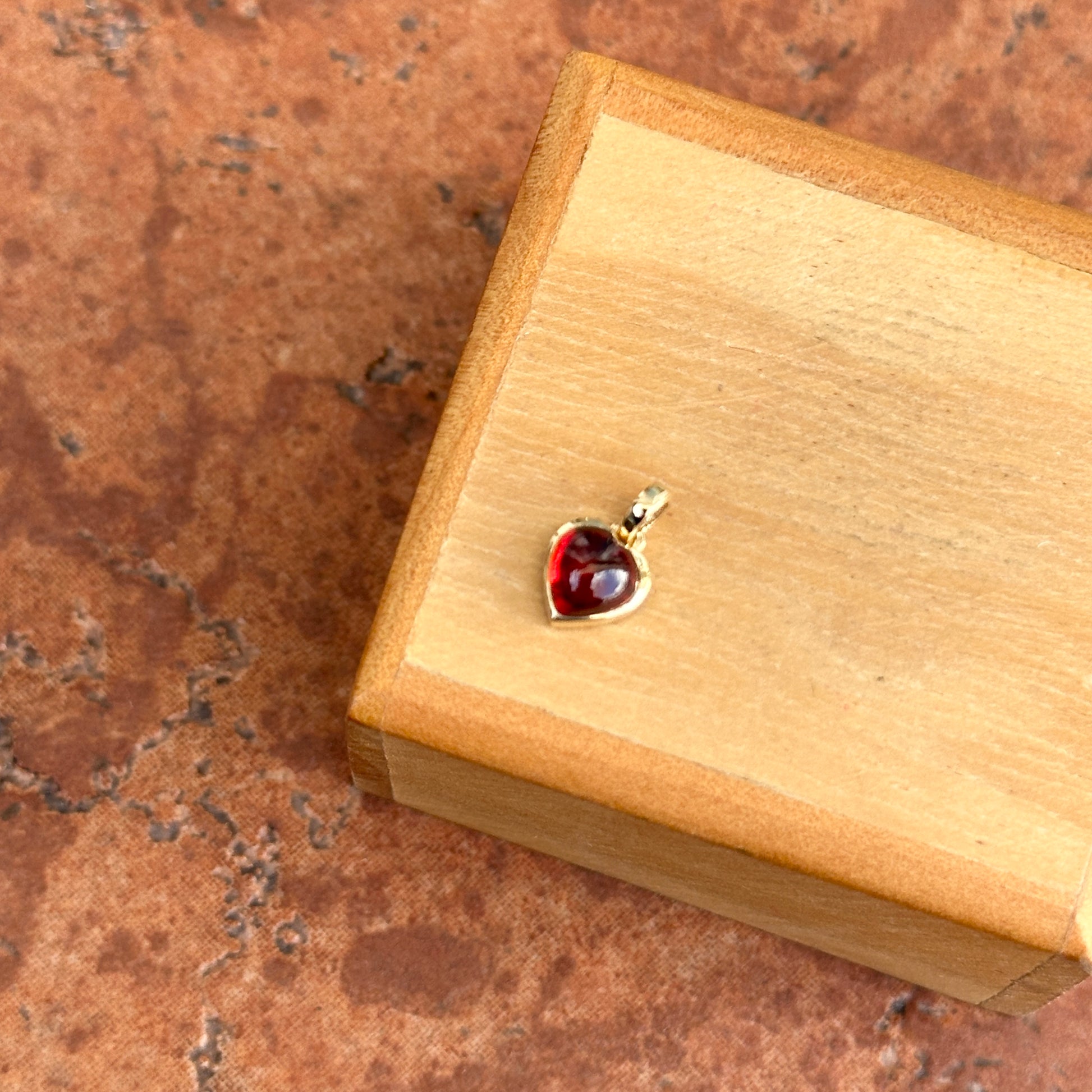 14KT Yellow Gold Cabochon Mozambique Garnet Heart Pendant Charm - LSJ