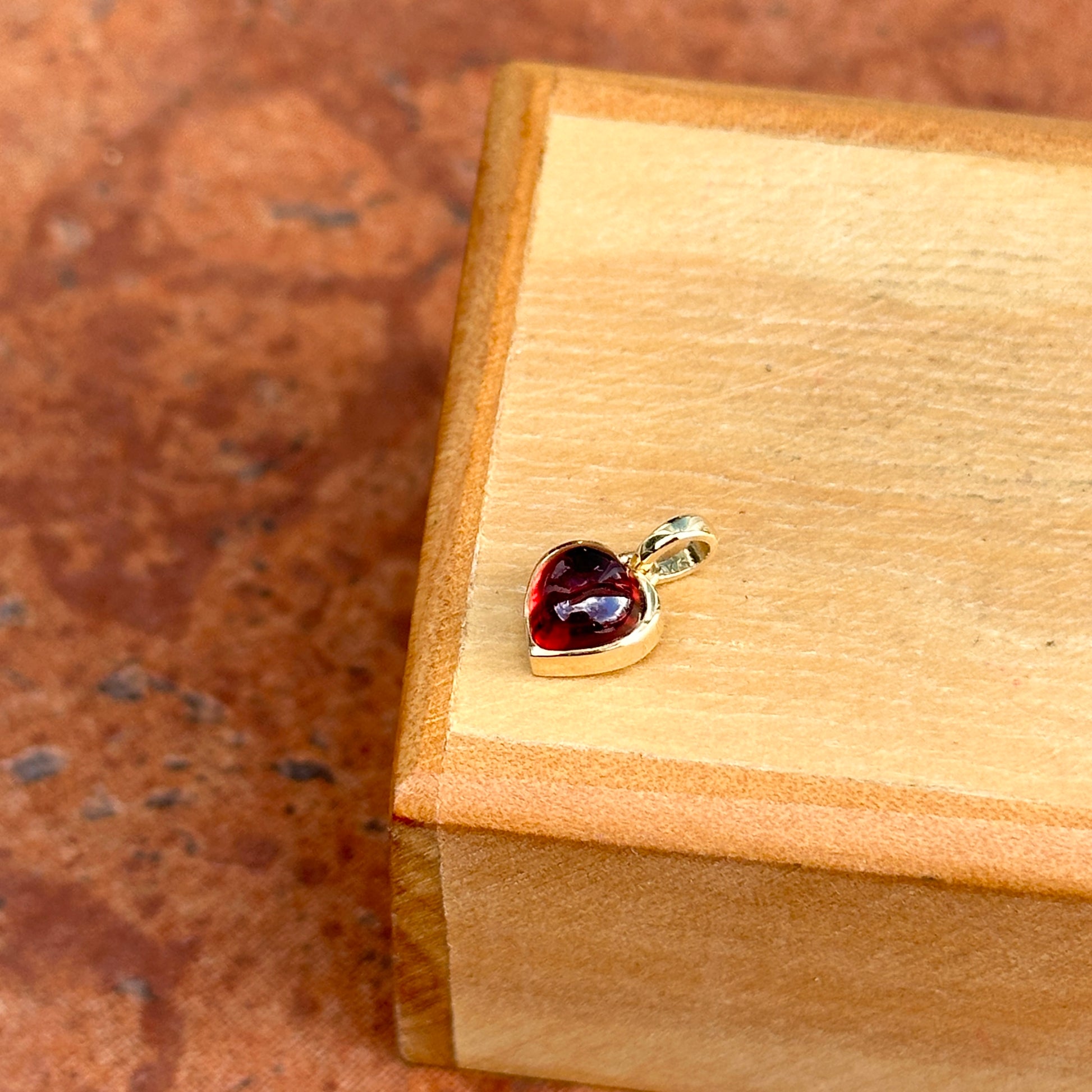 14KT Yellow Gold Cabochon Mozambique Garnet Heart Pendant Charm - LSJ