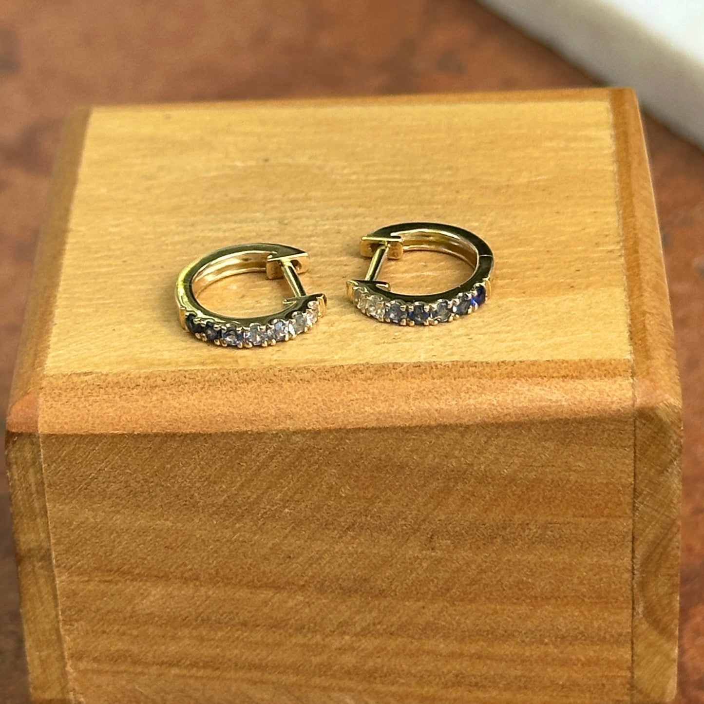 14KT Yellow Round Ombre Sapphire Small Huggie Hoop Earrings