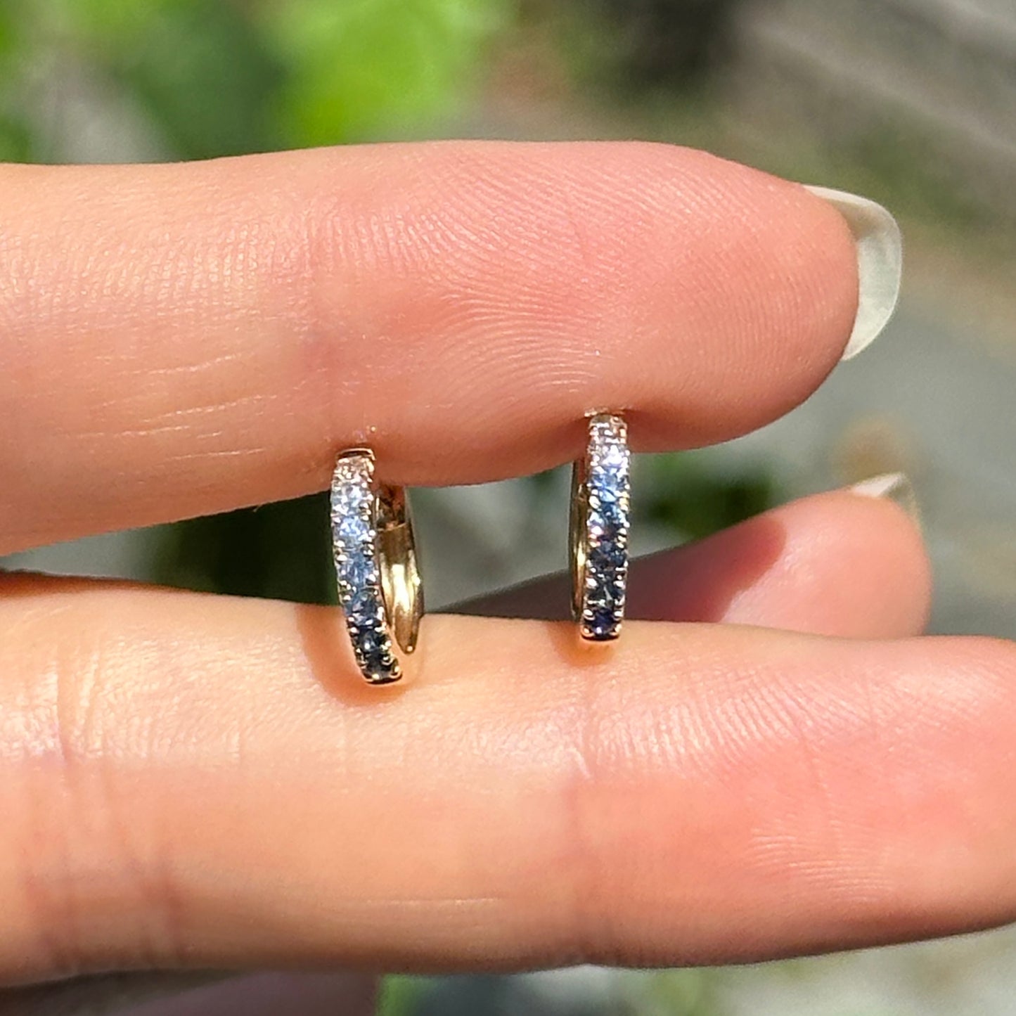 14KT Yellow Round Ombre Sapphire Small Huggie Hoop Earrings