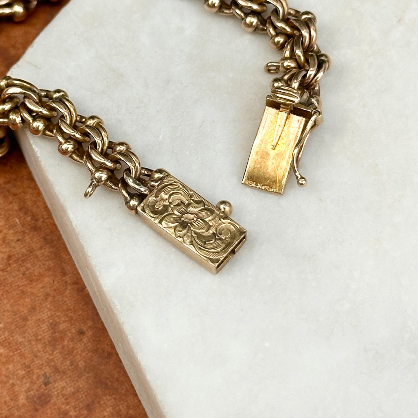 Estate 14KT Yellow Gold Interlocking Link Engraved Flower Clasp Bracelet