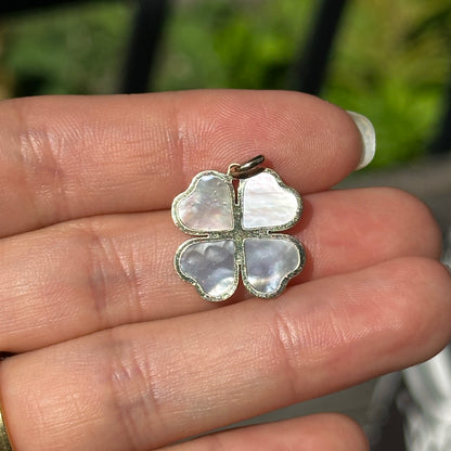 14KT Yellow Gold Mother of Pearl Inlay Clover Pendant Charm 19mm