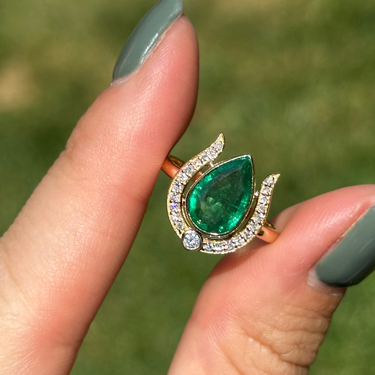 Estate 18KT Yellow Gold Pear 1.95 CT Emerald + Diamond Horseshoe Ring