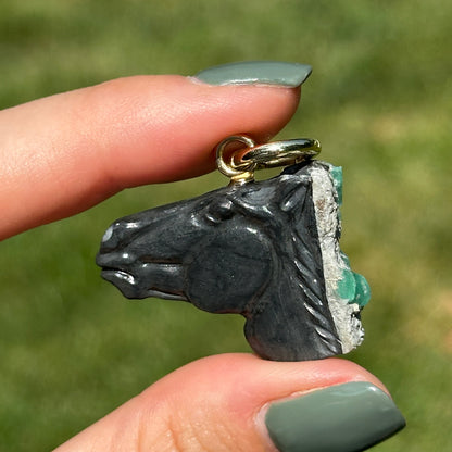 14KT Yellow Gold Carved Emerald Horse Head Pendant