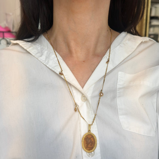 Estate Gold Tone Cameo Intalio Amber Color Venetian Glass Venus/Cupid Necklace 24” - LSJ