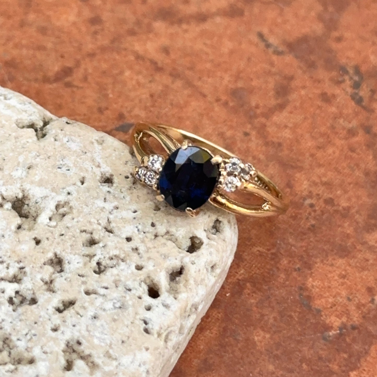 Estate 14KT Yellow Gold Oval Dark Blue Sapphire + 6 Round Diamond Accent Ring