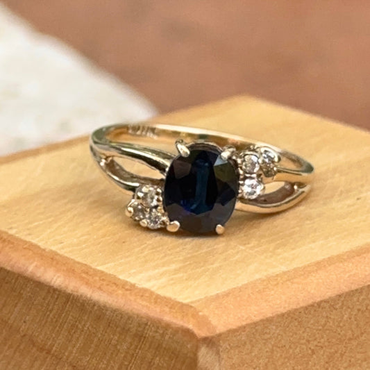 Estate 14KT Yellow Gold Oval Dark Blue Sapphire + 6 Round Diamond Accent Ring