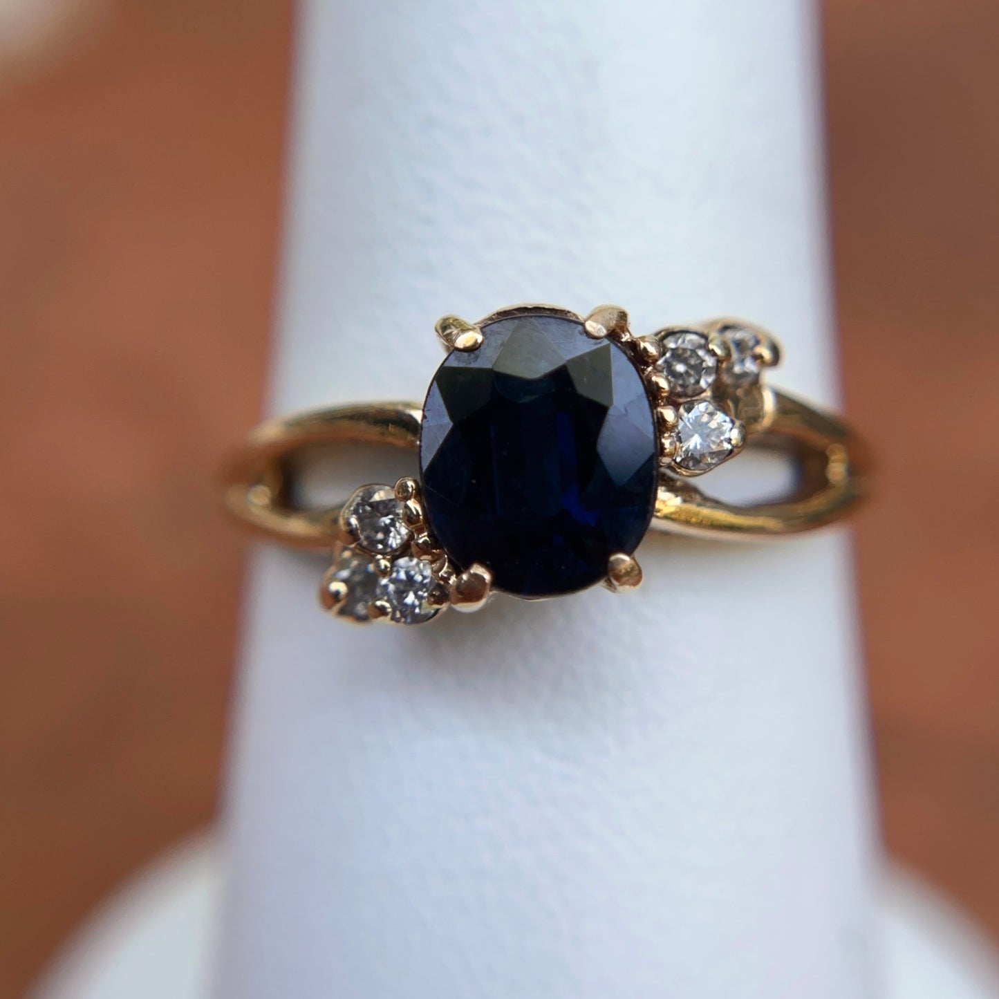 Estate 14KT Yellow Gold Oval Dark Blue Sapphire + 6 Round Diamond Accent Ring