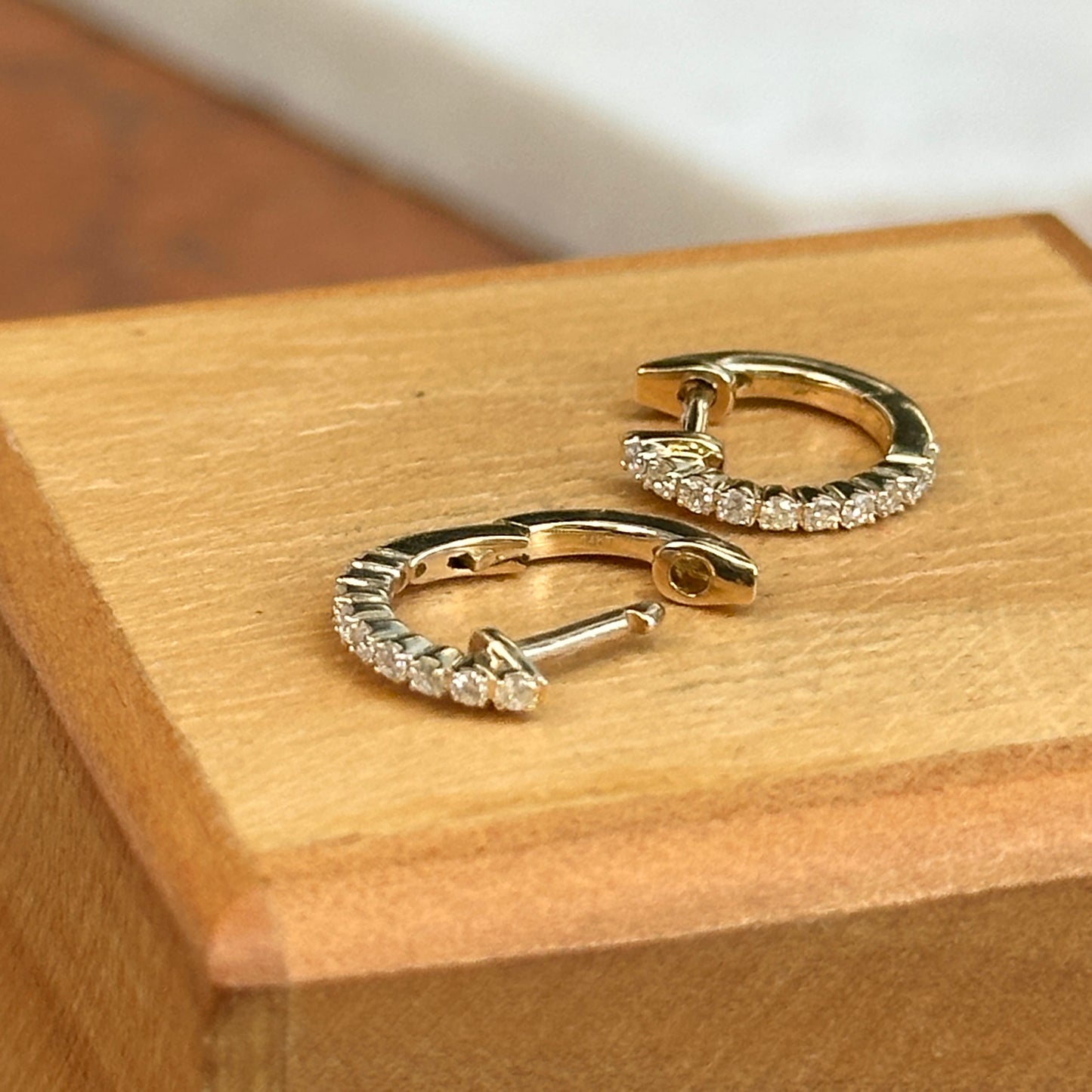 14KT Yellow Gold Diamond Round Huggie Hoop Earrings Small