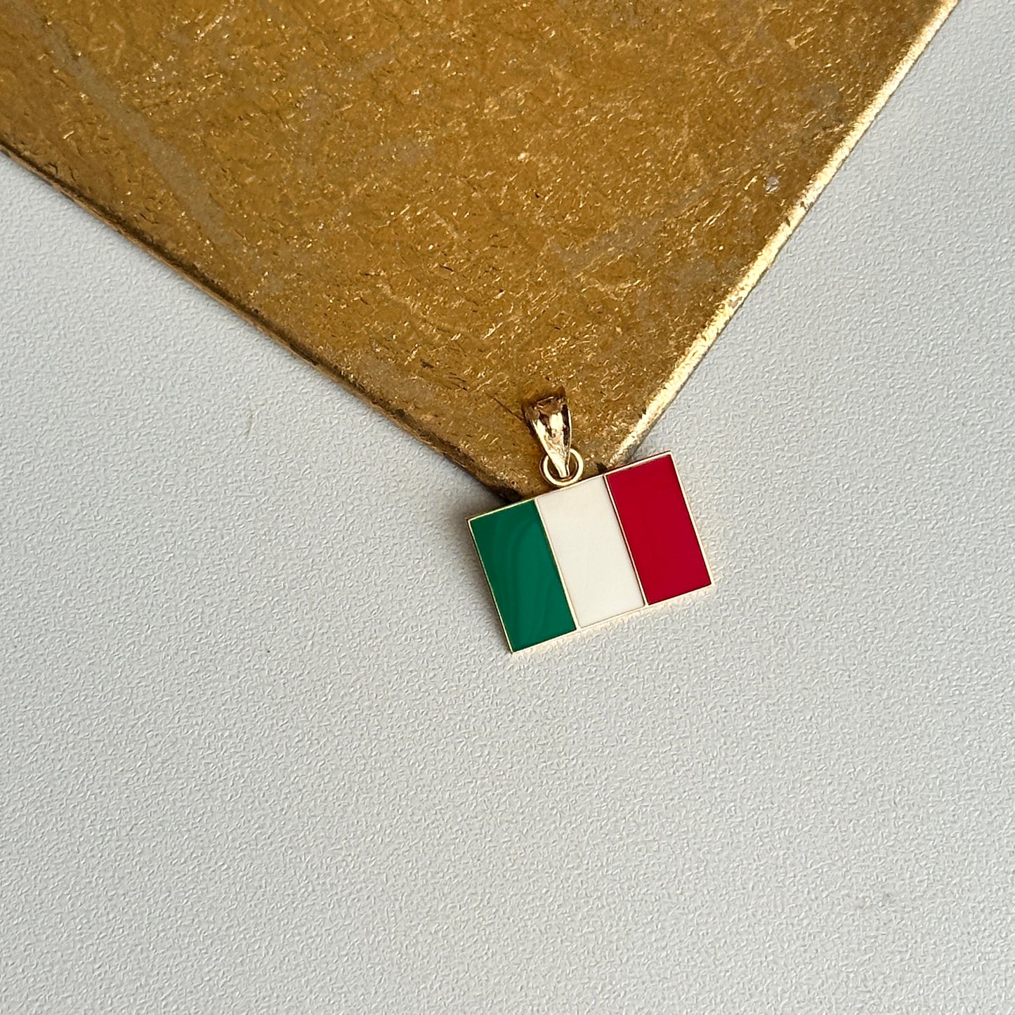 14KT Yellow Gold Enamel Italy Flag Pendant Charm