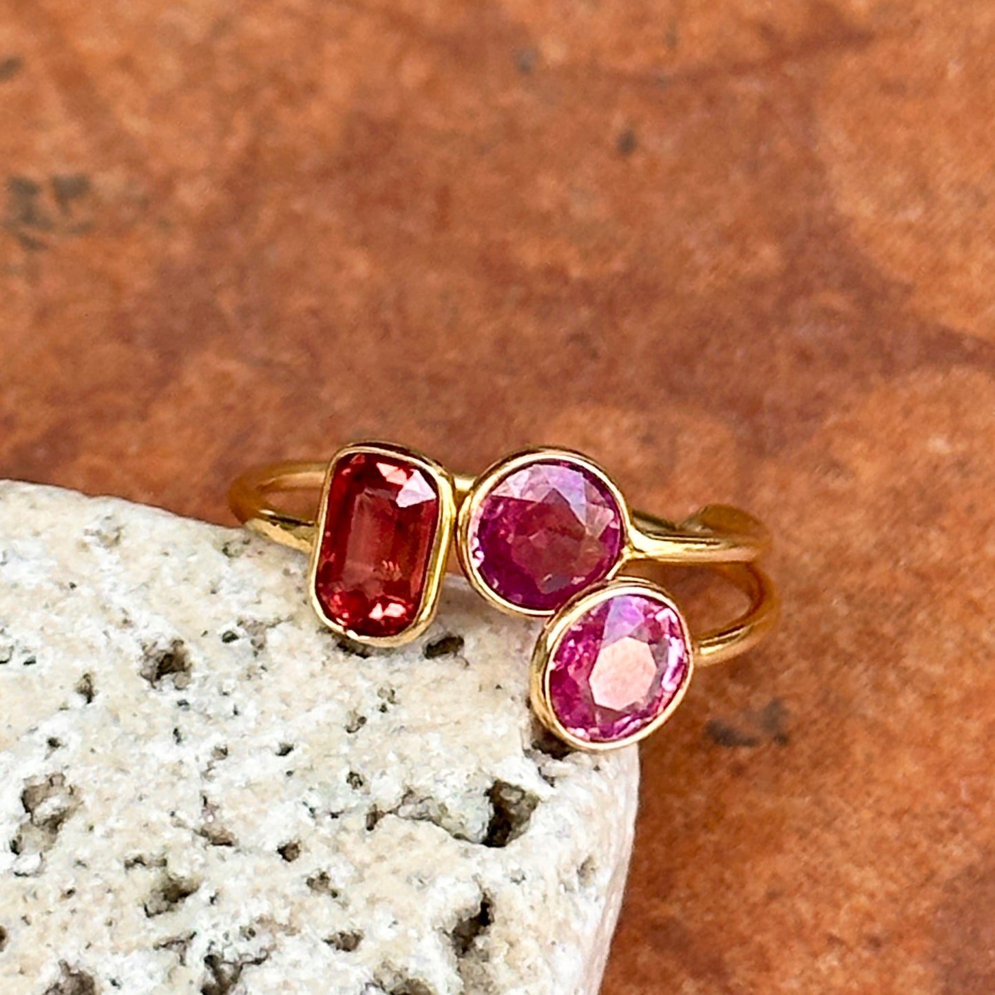 Estate 18KT Yellow Gold Bezel Pink and Orange Sapphire Ring