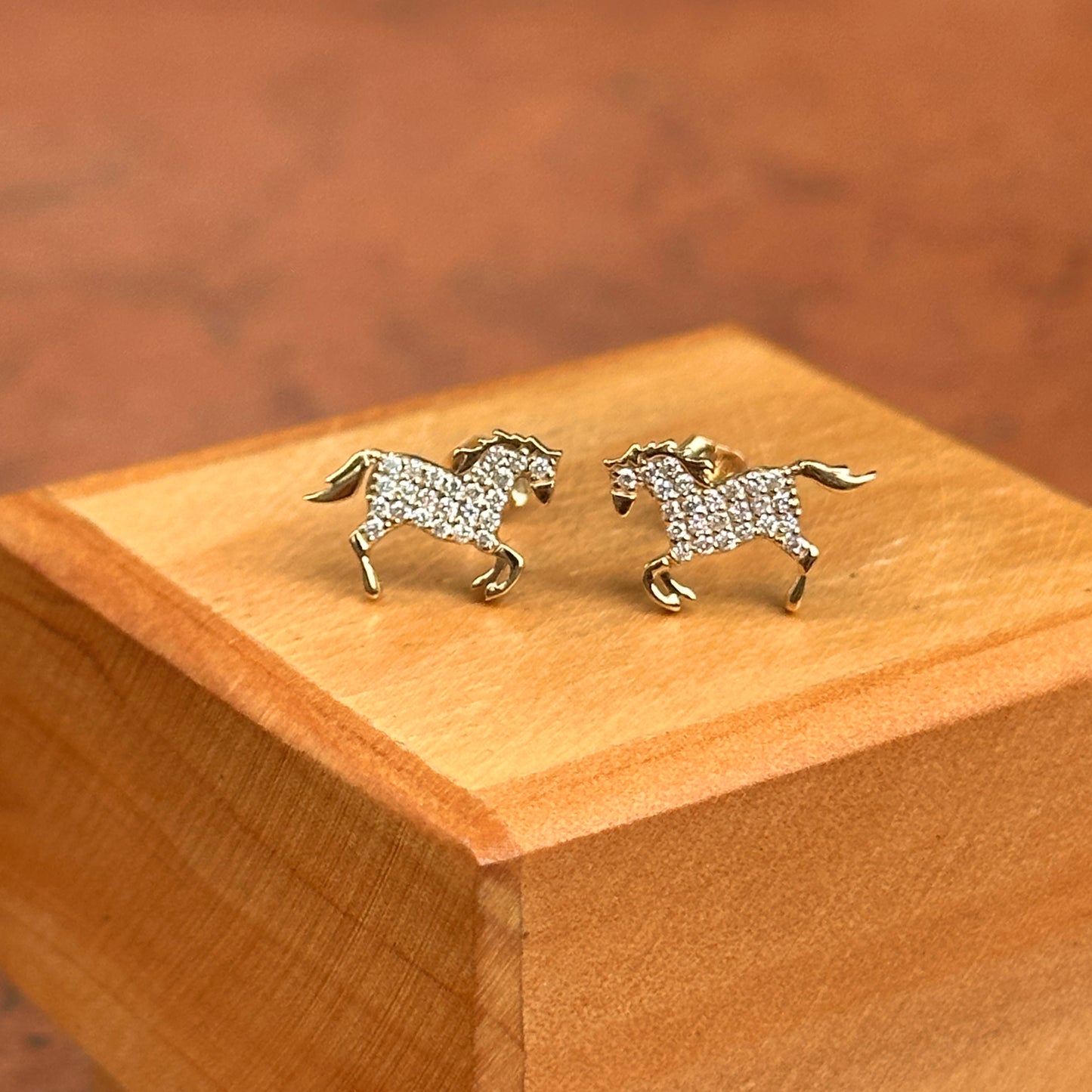 14KT Yellow Gold Round Diamond Horse Stud Pierced Earrings - LSJ