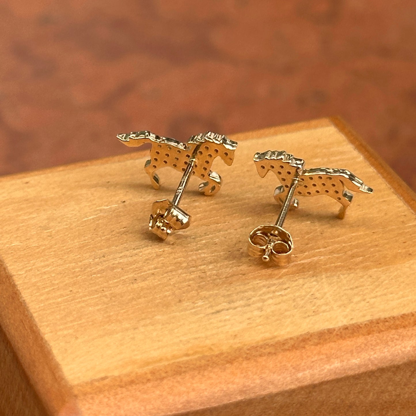 14KT Yellow Gold Round Diamond Horse Stud Pierced Earrings - LSJ