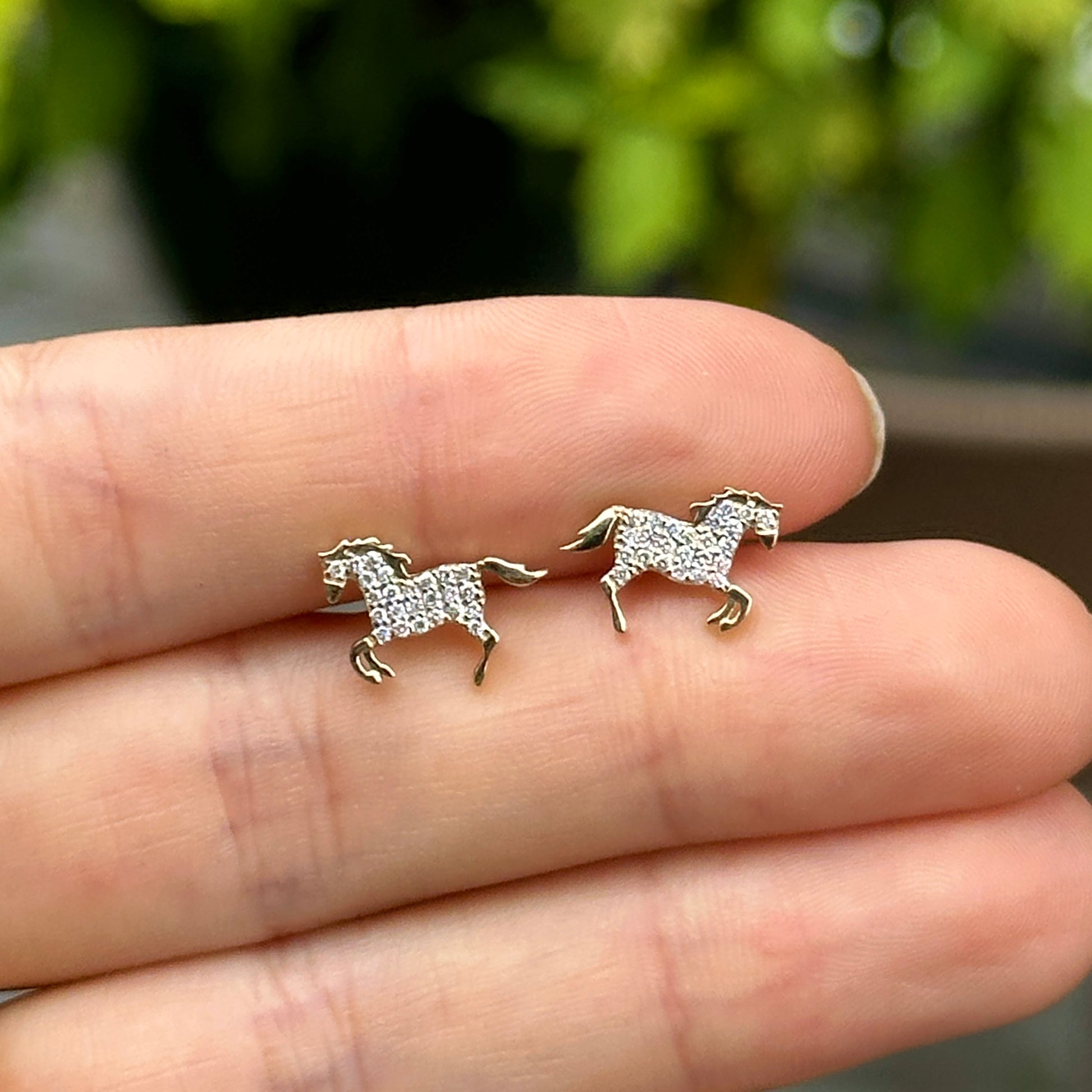 14KT Yellow Gold Round Diamond Horse Stud Pierced Earrings - LSJ