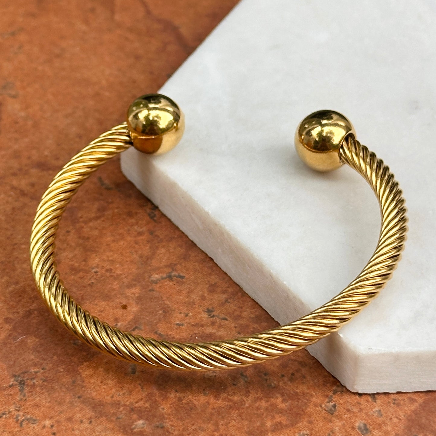 Estate Yellow Gold Tone Twisted Wire Ball End Caps Bracelet