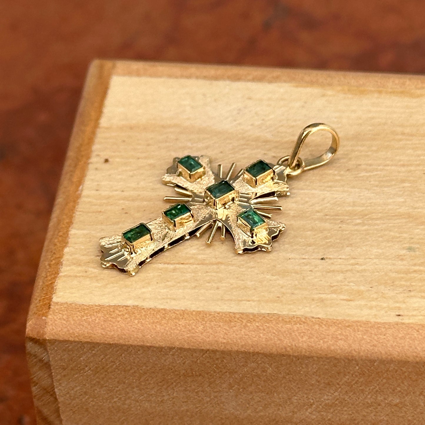 Estate 18KT Yellow Gold Emerald Ornate Cross Pendant 27mm