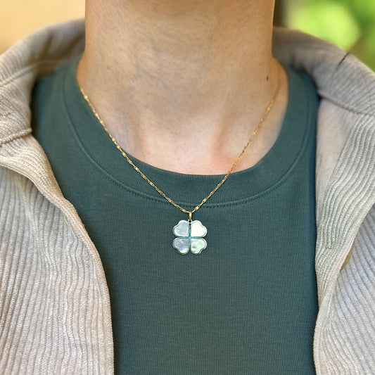 14KT Yellow Gold Mother of Pearl Inlay Clover Pendant Charm 19mm