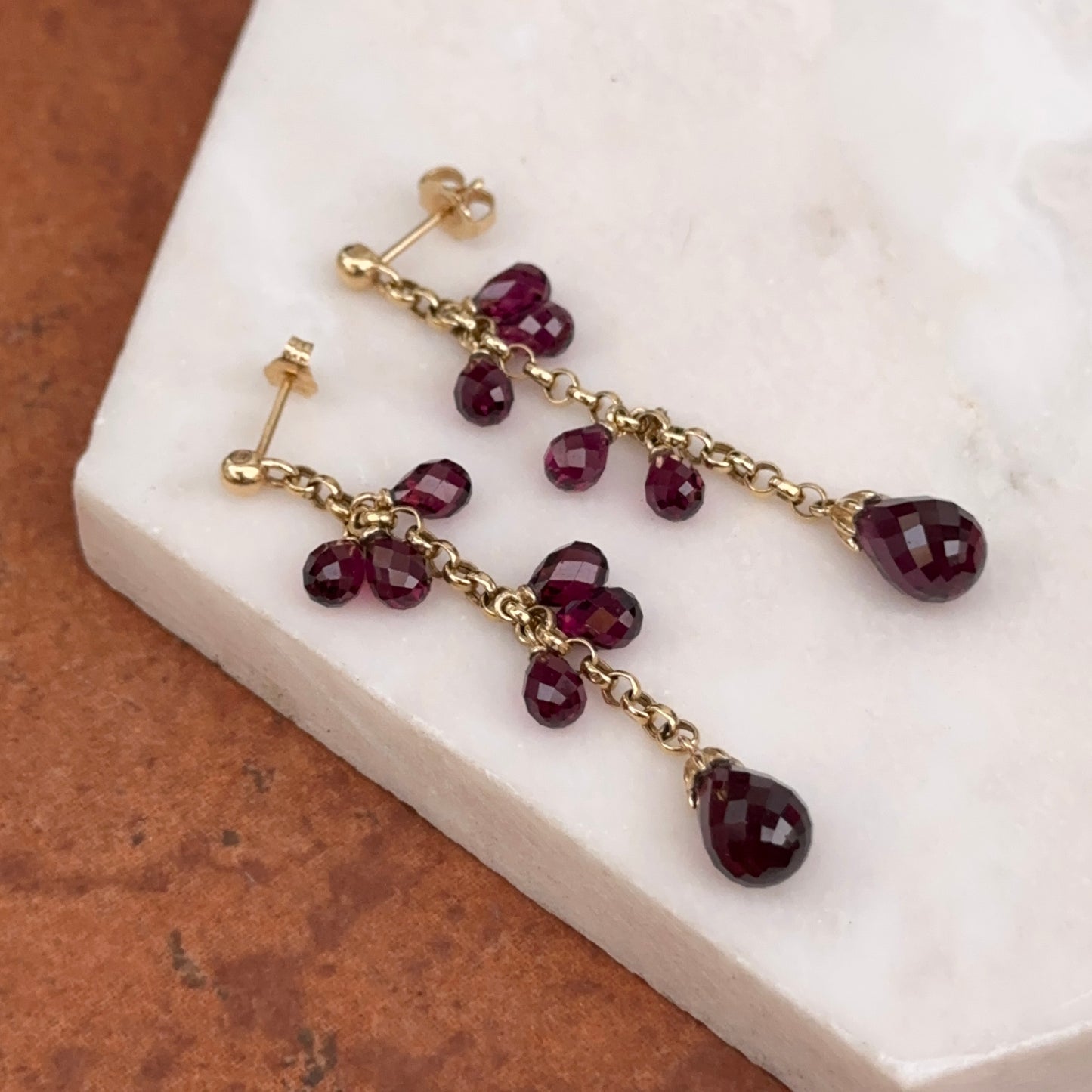 Estate 14KT Yellow Gold Briolette Garnet Dangle Earrings