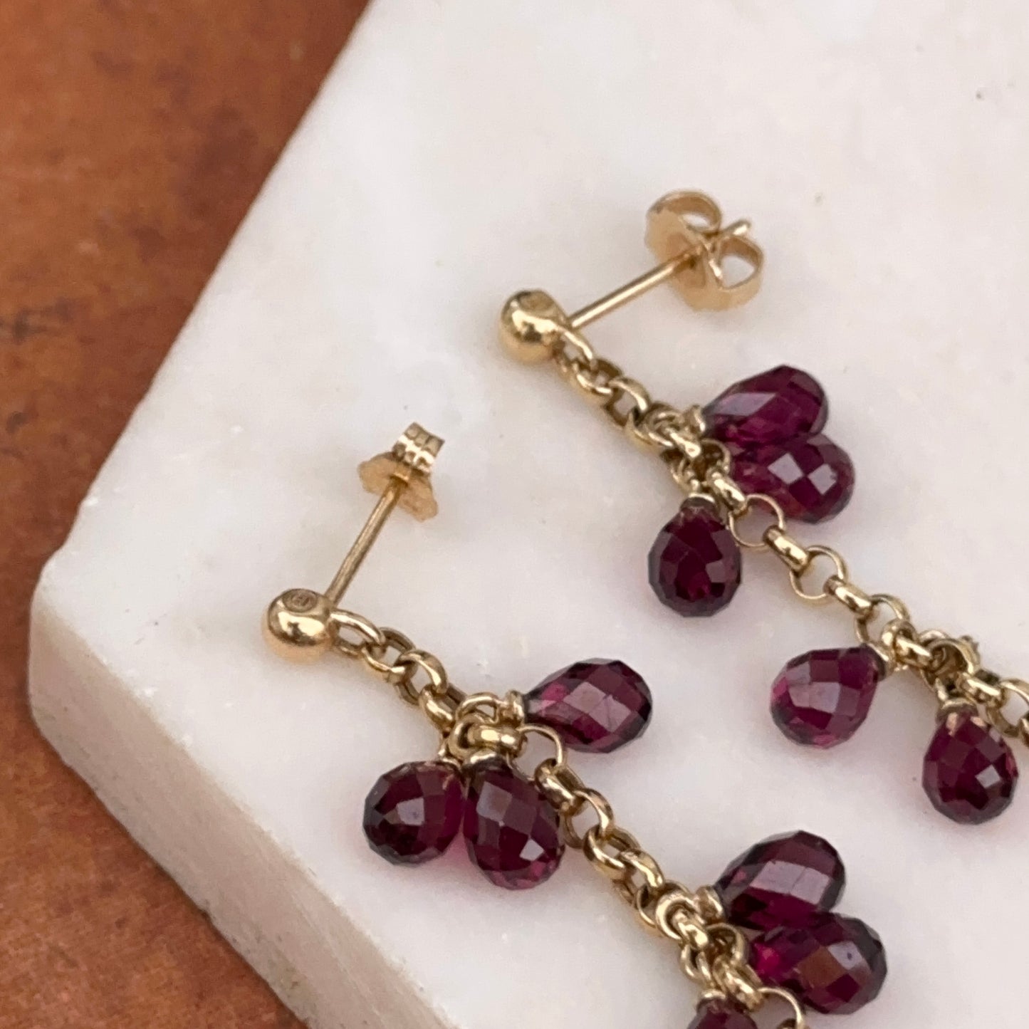 Estate 14KT Yellow Gold Briolette Garnet Dangle Earrings