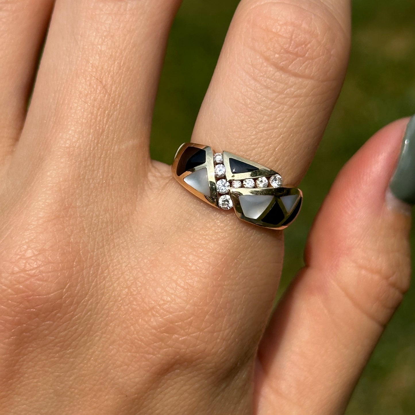 Estate 14KT Yellow Gold Mother of Pearl, Onyx, + Diamaond Ring